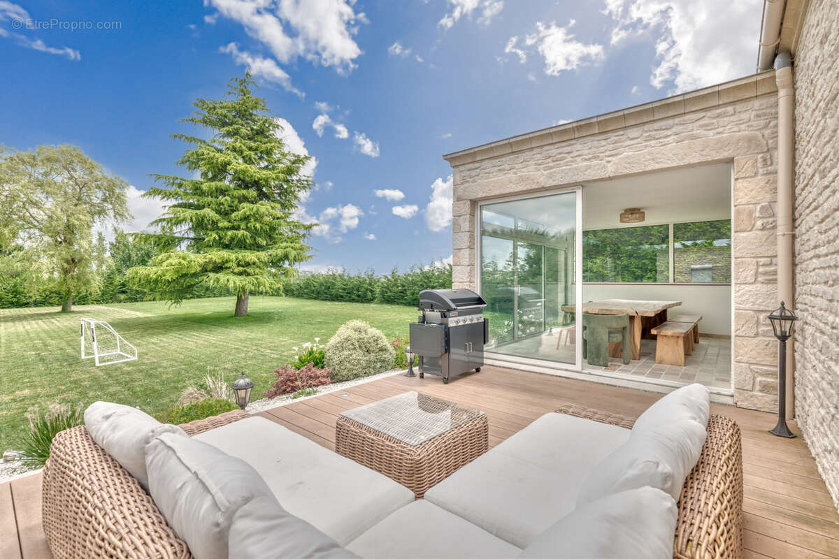 Maison à TILLAY-LE-PENEUX