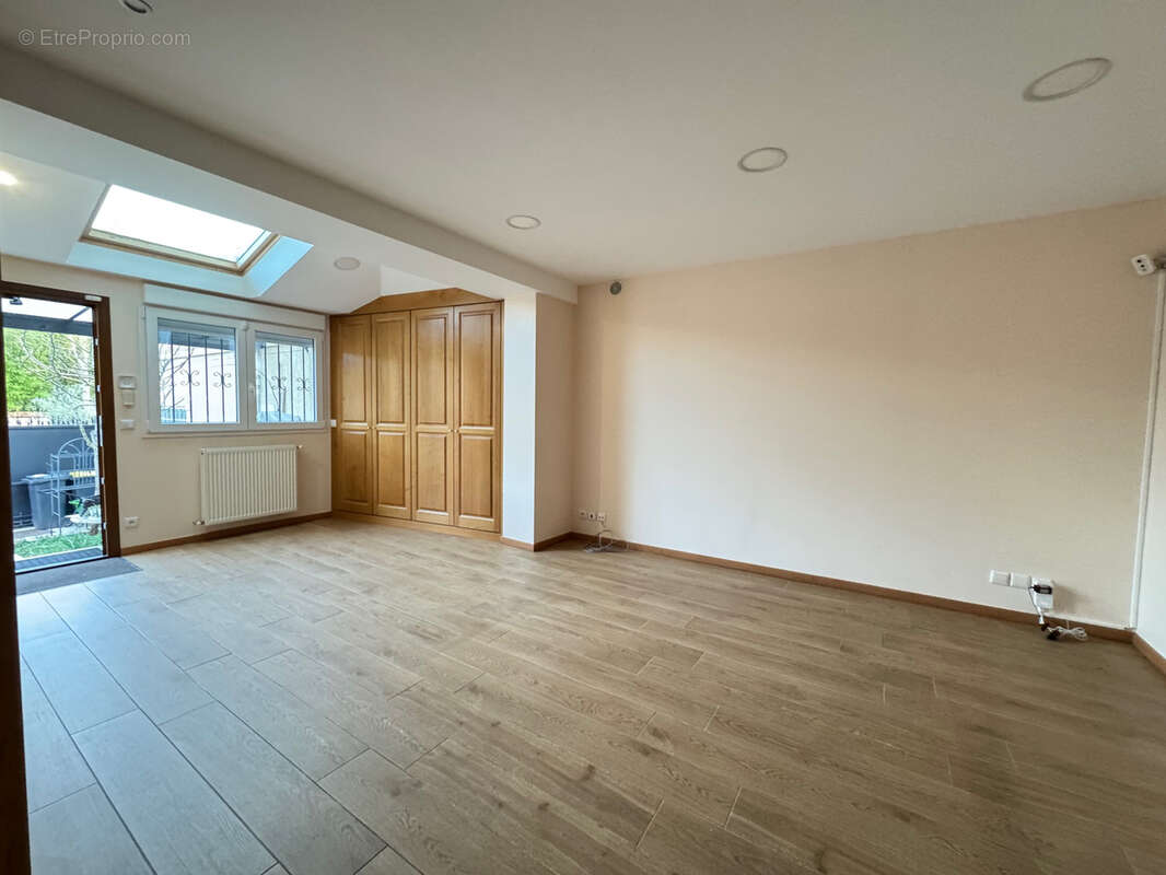 Maison à SAINT-MAUR-DES-FOSSES