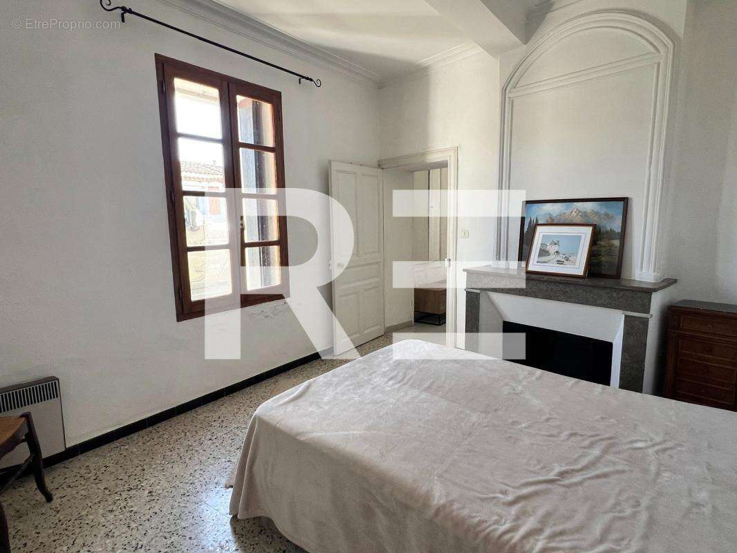 Appartement à UCHAUD