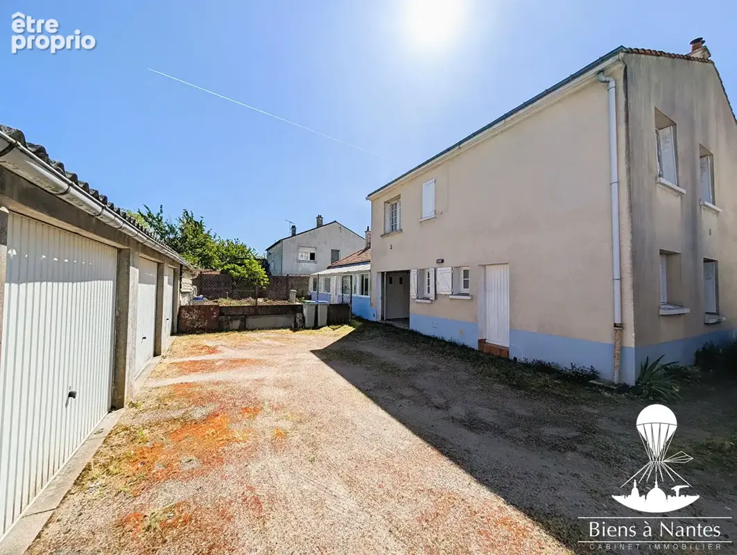 Maison à SAINTE-LUCE-SUR-LOIRE