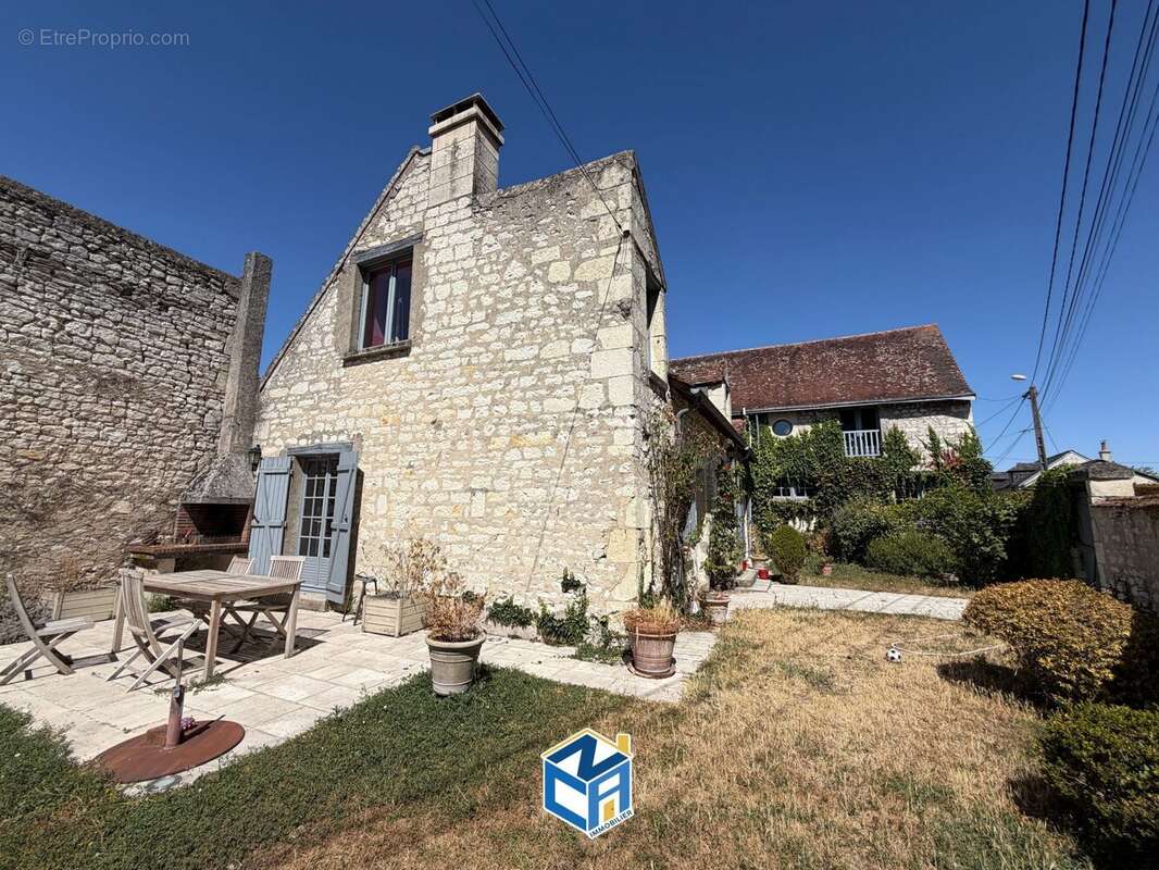 Maison 221 m² à Maille  - photo 3