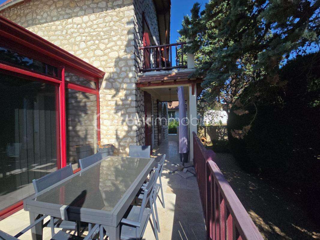 Maison à COURLON-SUR-YONNE