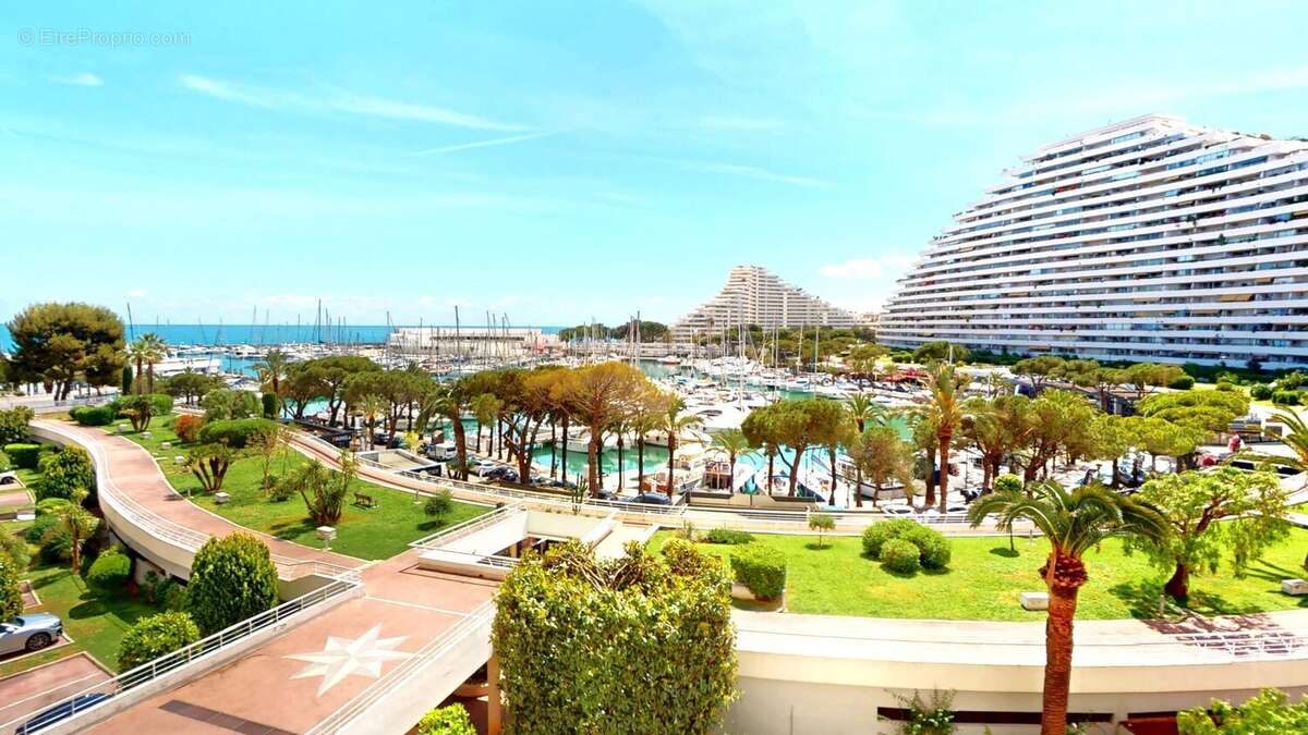 Appartement à VILLENEUVE-LOUBET