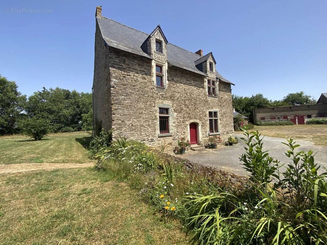 Charmant manoir restauré en Mayenne - photo 2