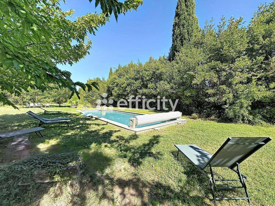 Maison 178 m² à Saint-Remy-De-Provence  - photo 2