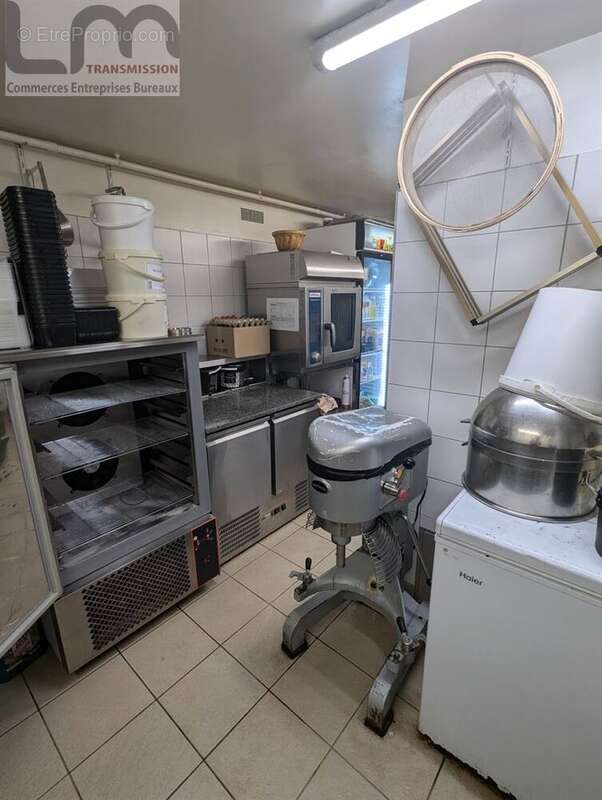 Commerce à NEUILLY-SUR-SEINE