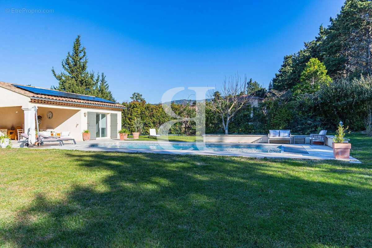 Maison à SAUMANE-DE-VAUCLUSE