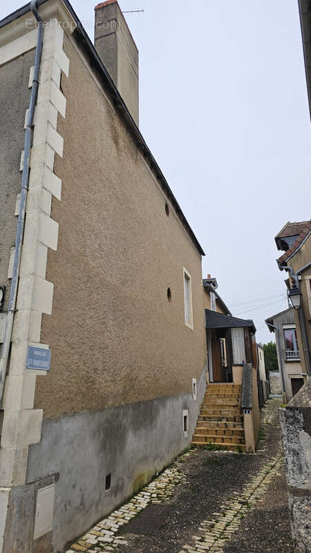 Maison à SAINT-MARCEL
