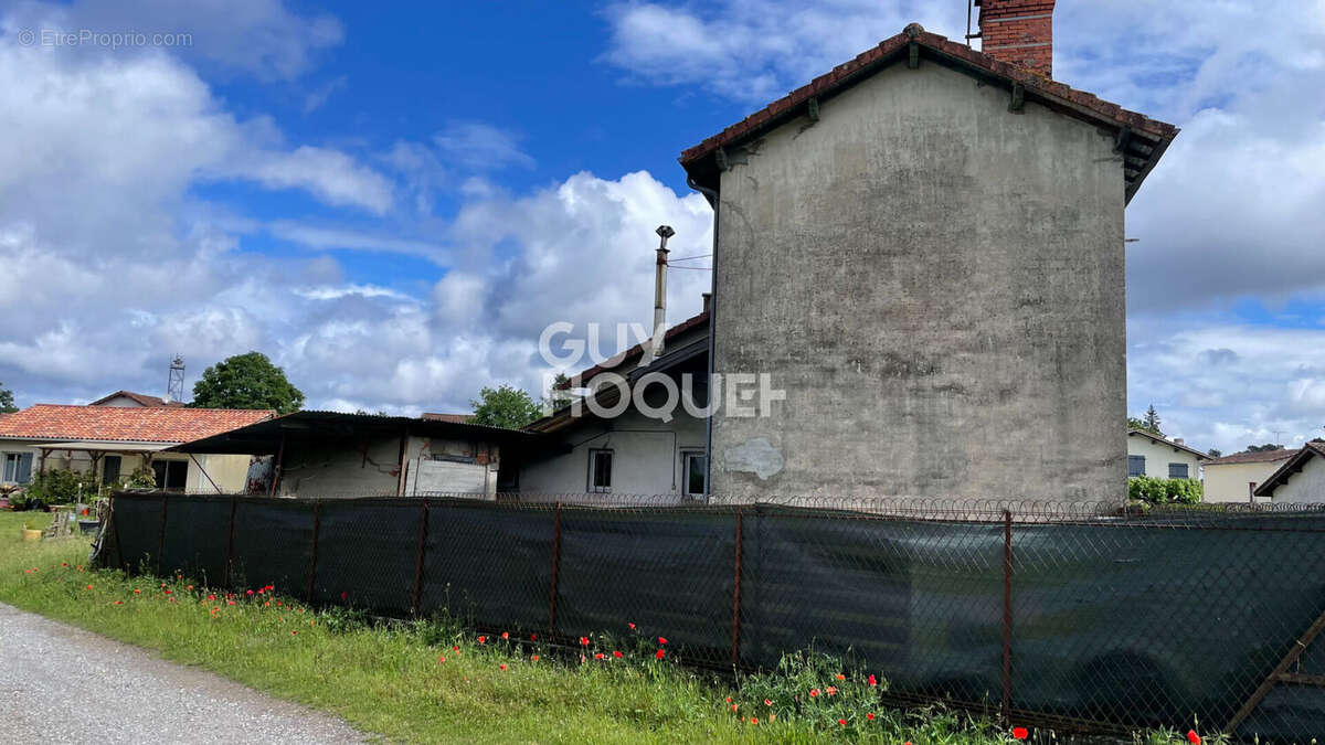 Maison à LUXEY