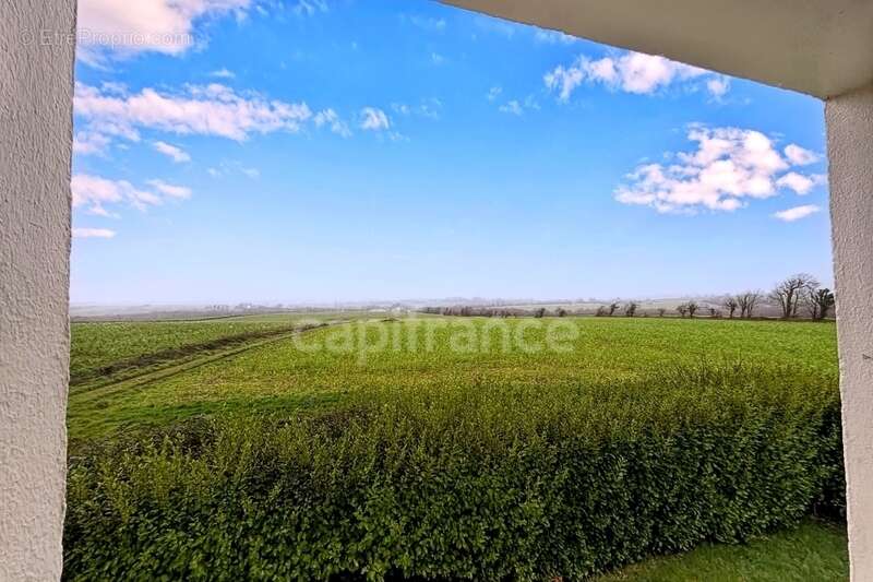 Maison à PLONEVEZ-PORZAY