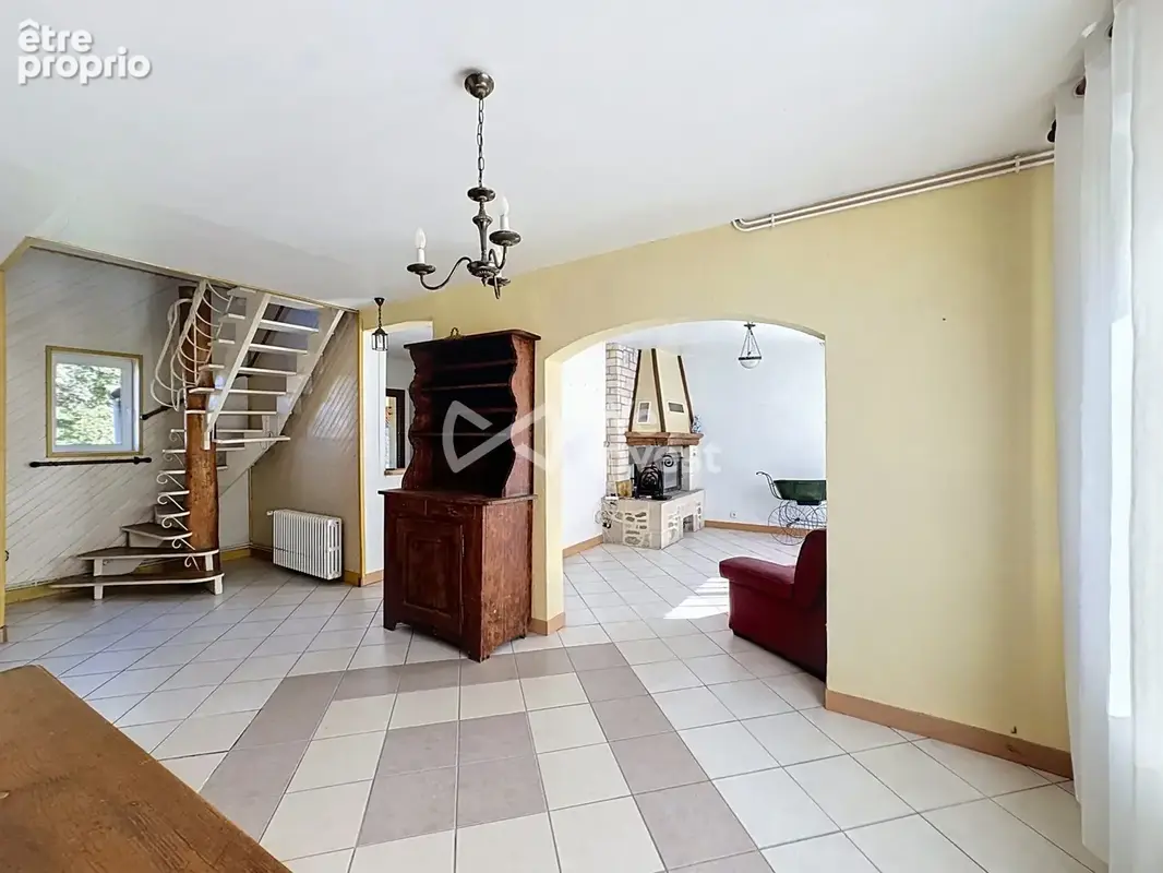 Maison 4 pièces 95 m² à vendre à Charbonnieres-Les-Varennes (63410) - photo 4