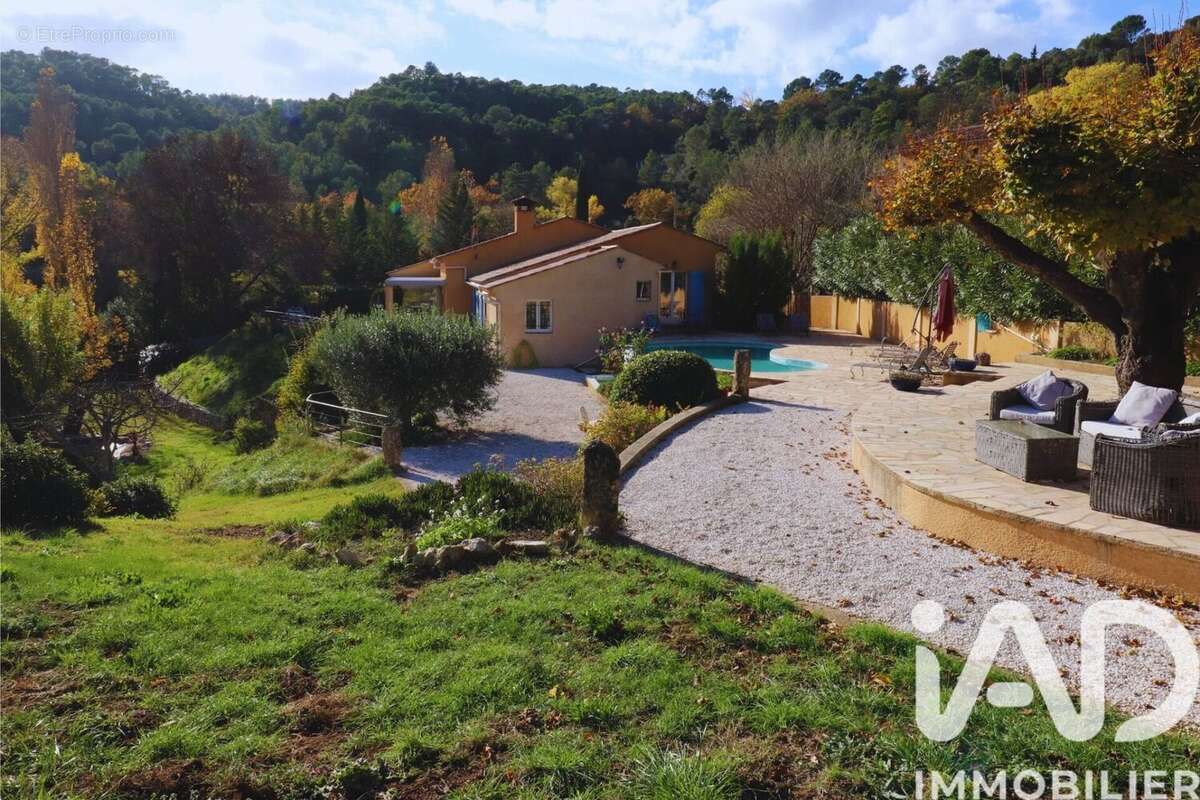 Photo 2 - Maison à COTIGNAC