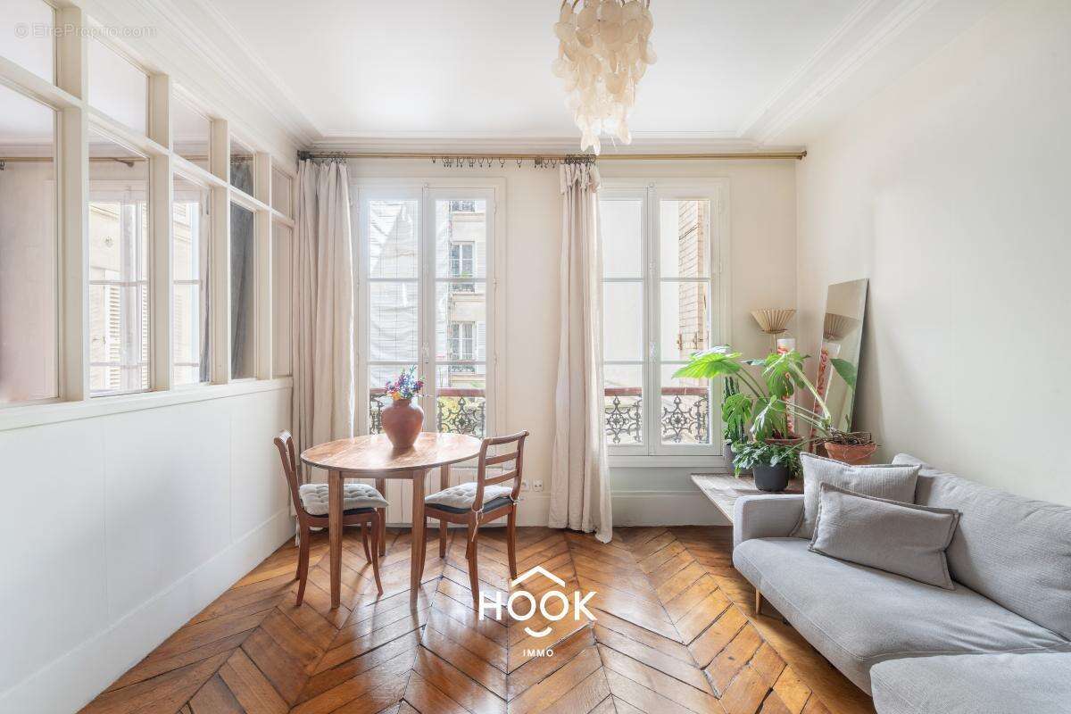 Appartement à PARIS-10E