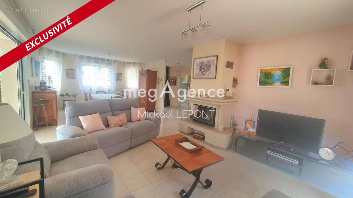 Maison à LE GENEST-SAINT-ISLE