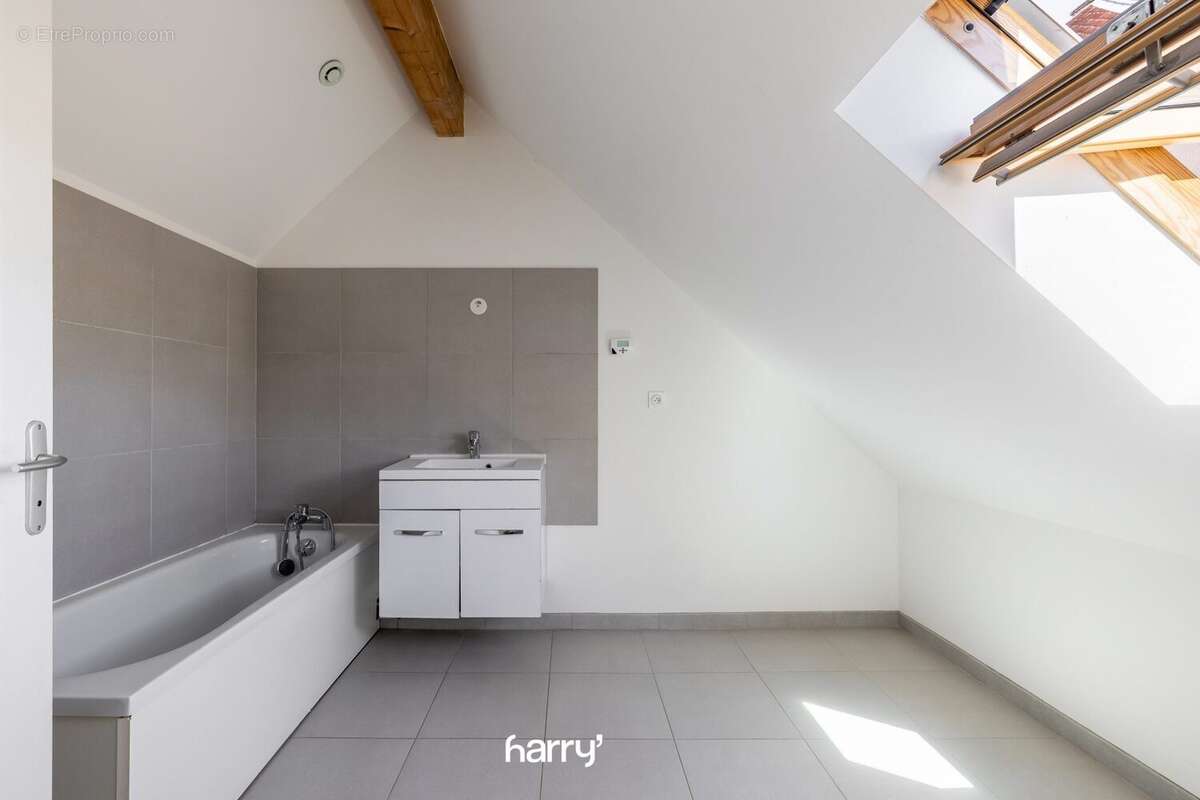 Appartement 84 m² à Geneuille  - photo 9