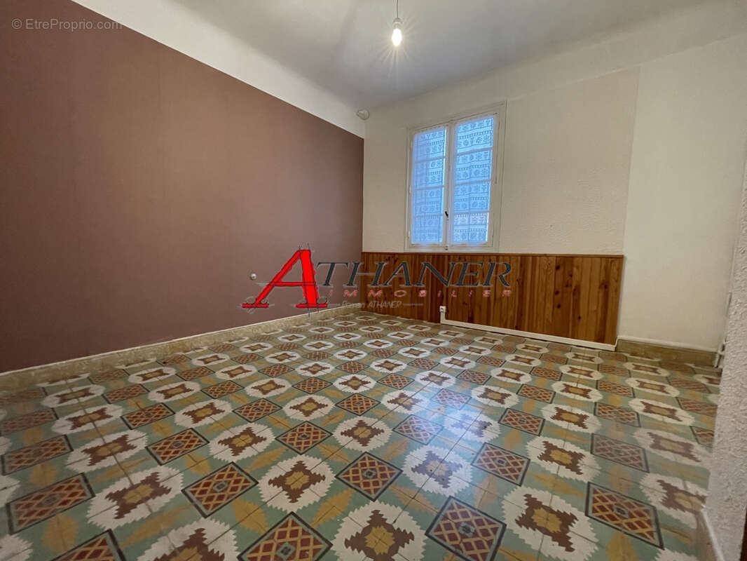 Argeles sur Mer - Grand appartement - A rénover - 5 Pièces - 86m2 - photo 17