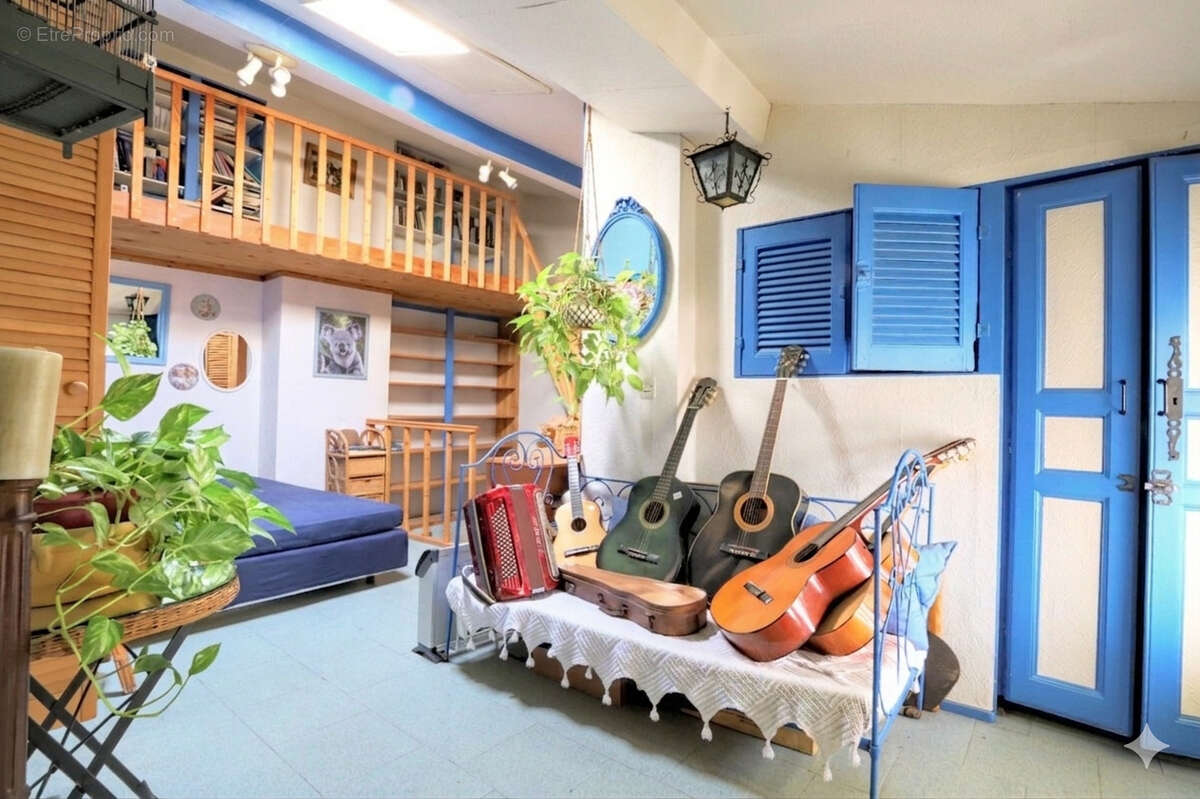 Maison à SOLLIES-TOUCAS