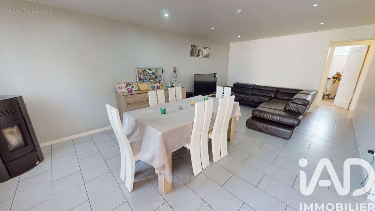 Photo 2 - Maison à DAMMARIE-LES-LYS