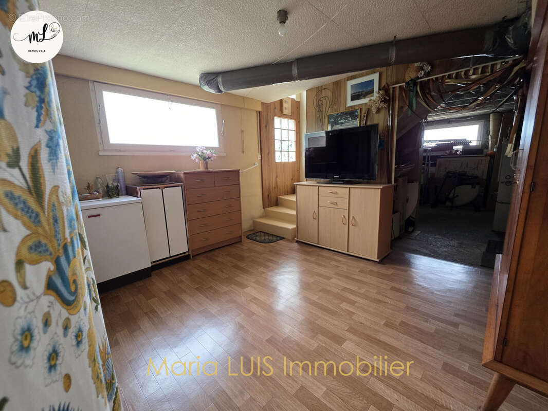 Maison individuelle proche du centre de la commune et des complexes sportifs - photo 8
