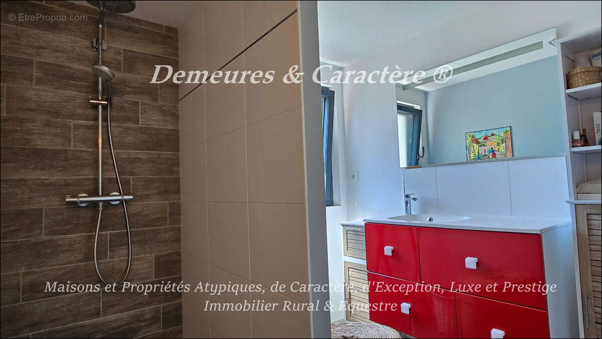 Maison avec piscine et dépendances - photo 17
