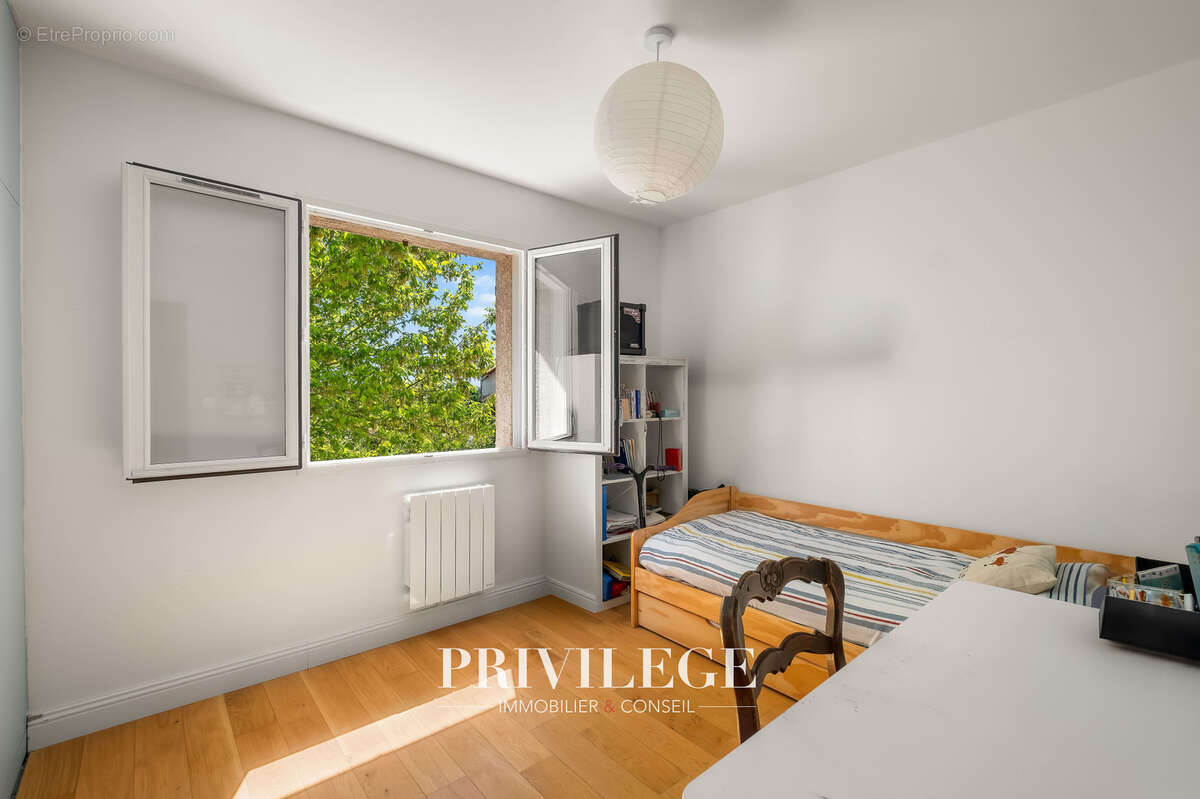 Maison à SAINT-GENIS-LES-OLLIERES