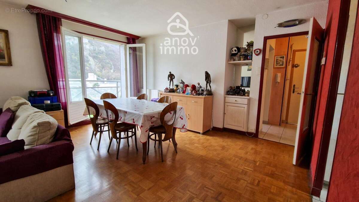 Appartement à FONTAINE