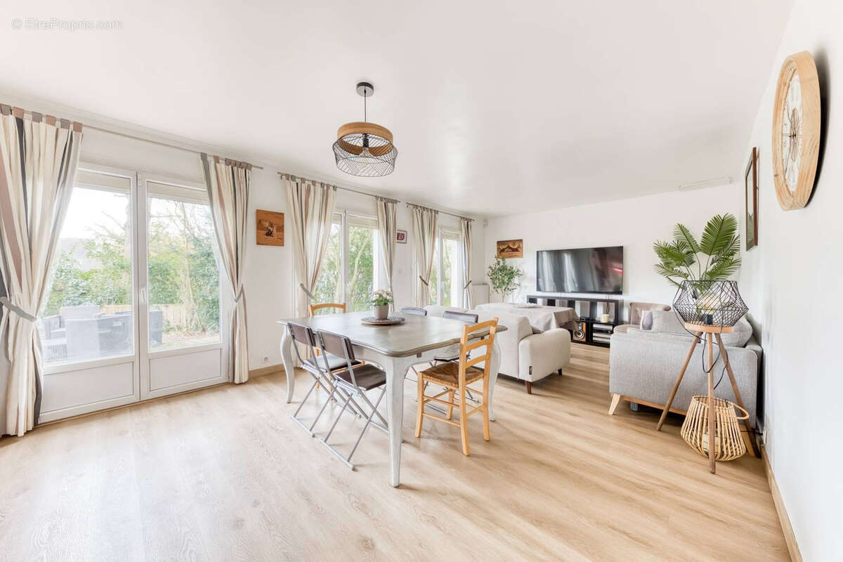 Maison à PONTAULT-COMBAULT