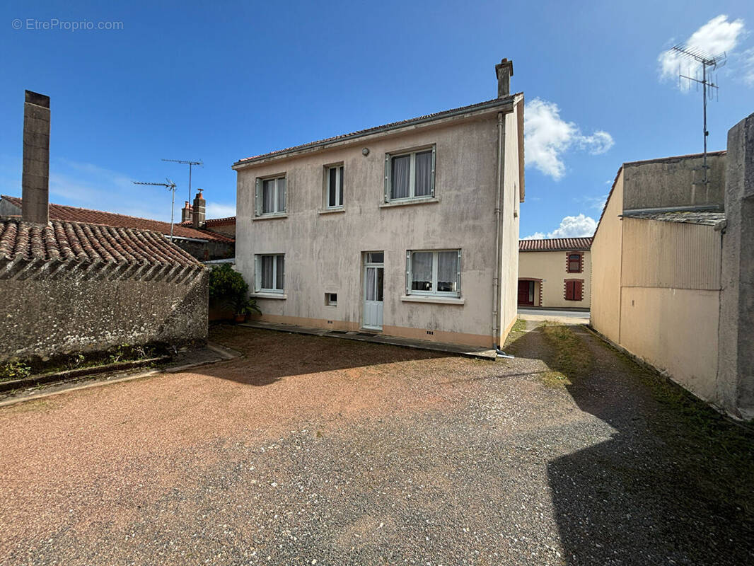 Maison à FROIDFOND
