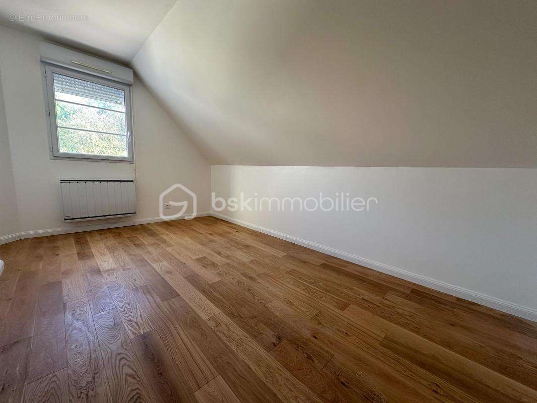 Maison à SAVIGNY-LE-TEMPLE