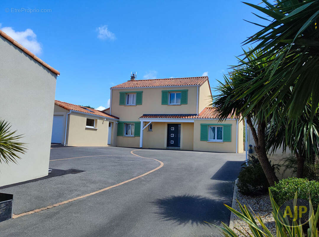 Maison à FROSSAY