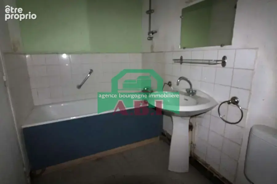 58, propriété indépendante avec spacieuses dépendances attenantes. - photo 8