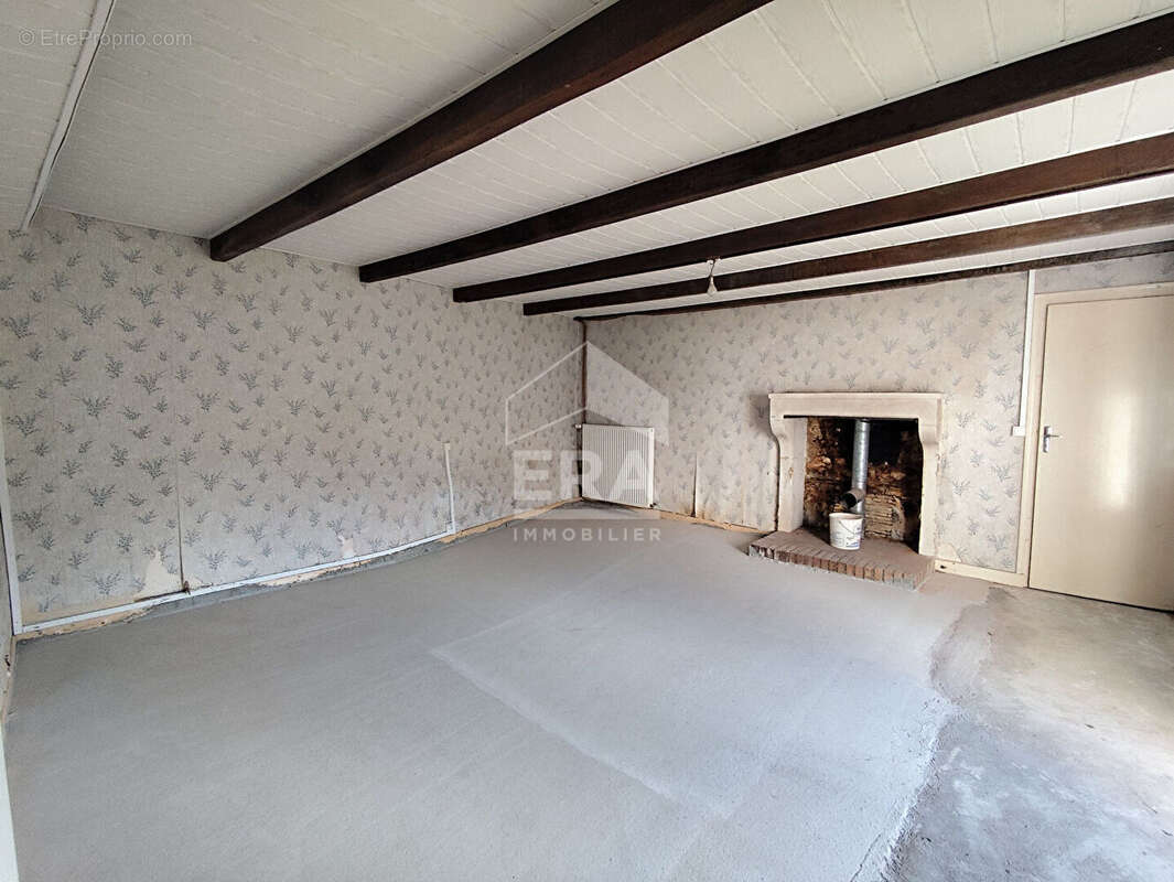 Maison 56 m² à Savigne  - photo 4