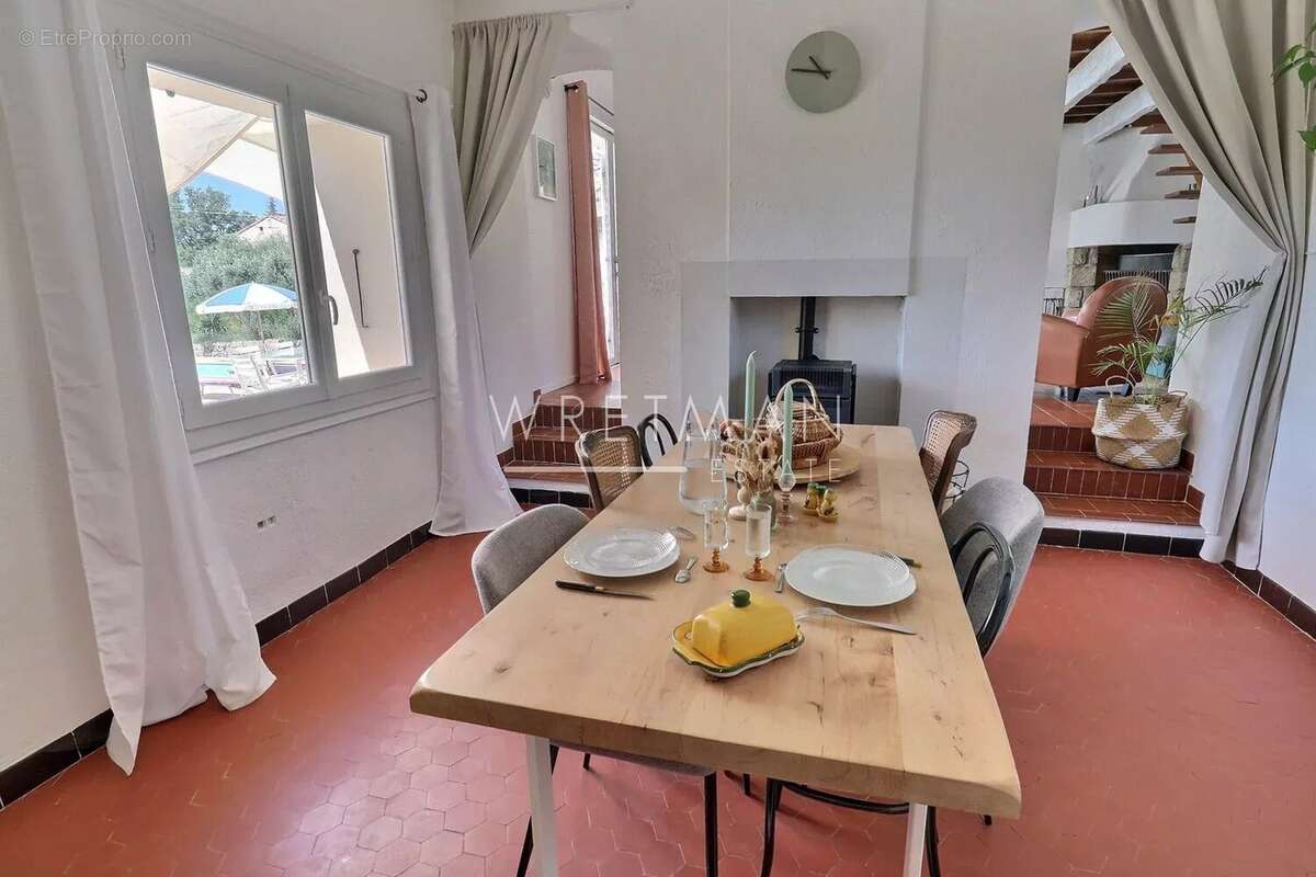 Maison à LORGUES