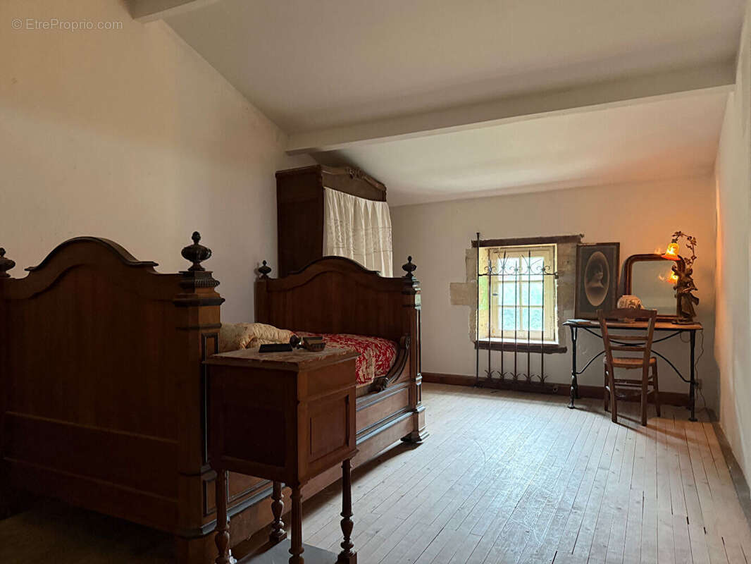 Maison à SAINT-CAPRAIS-DE-BLAYE