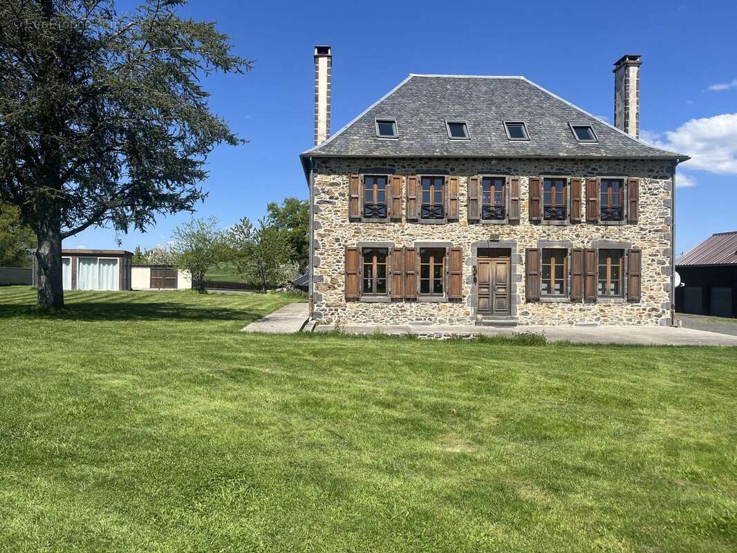 Maison à CHALVIGNAC