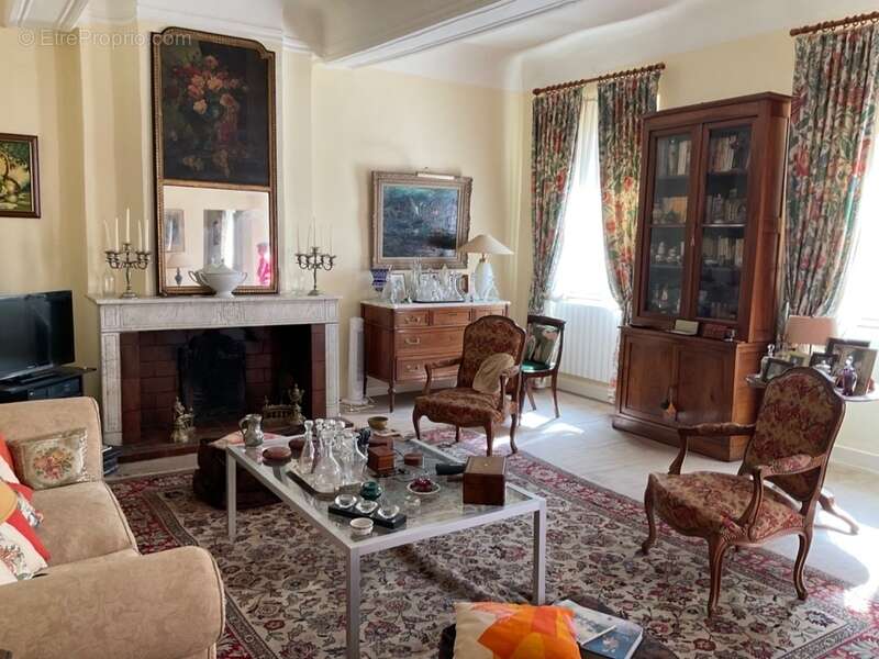 Appartement à MARSEILLE-1E