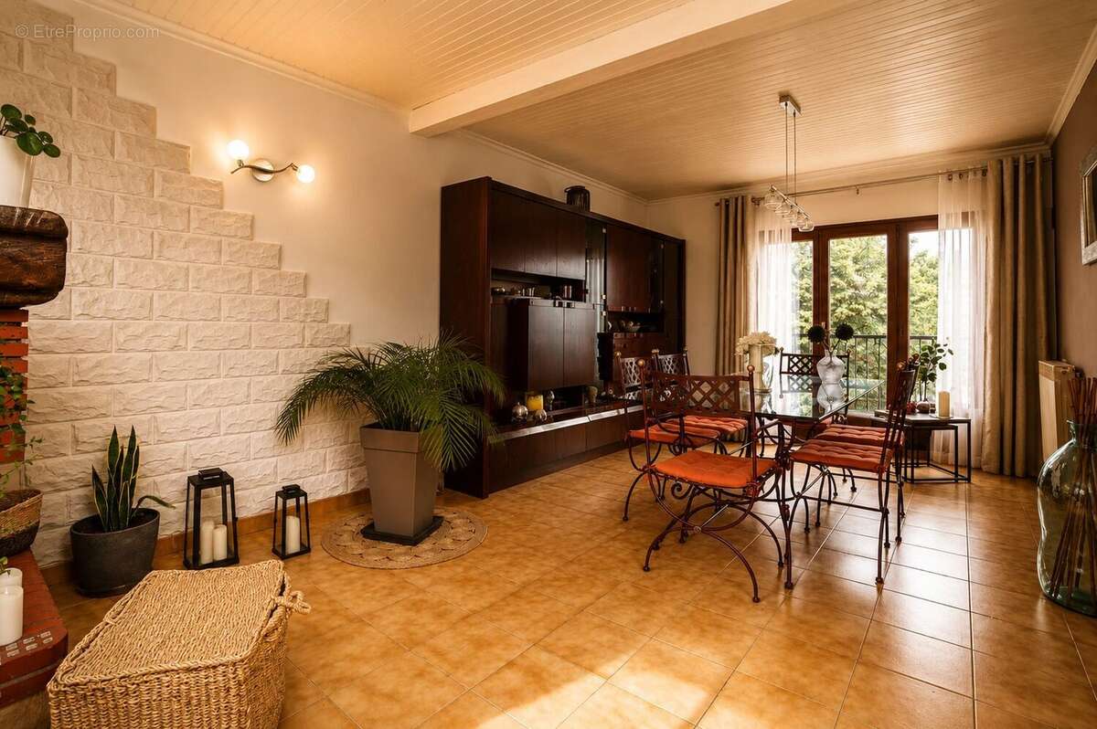 Maison à VILLEMOMBLE