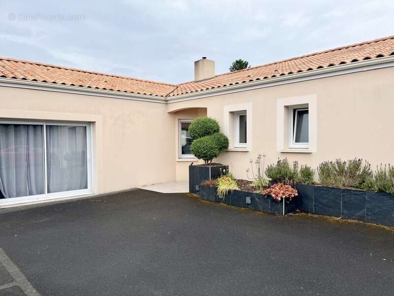 Maison à ROCHESERVIERE