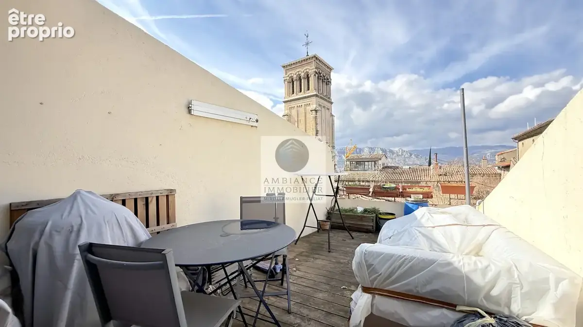 Centre historique, appartement de caractère avec terrasse - photo 1