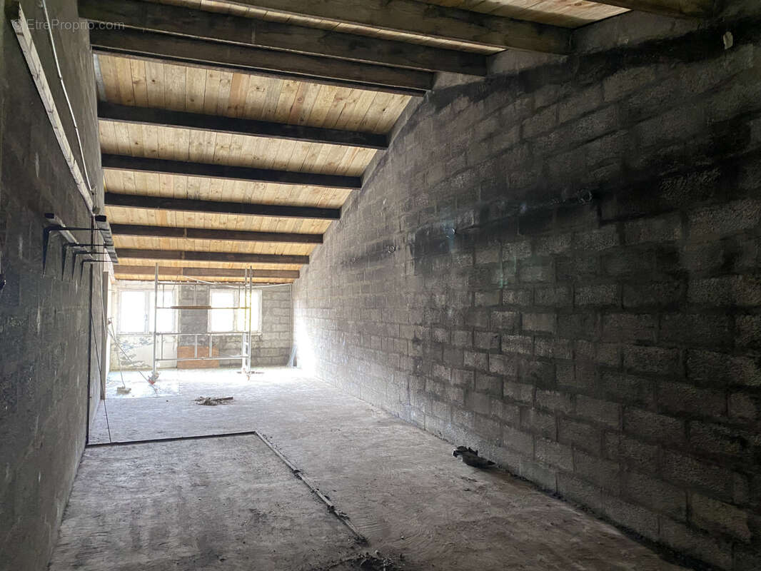 Parking à GROSBREUIL