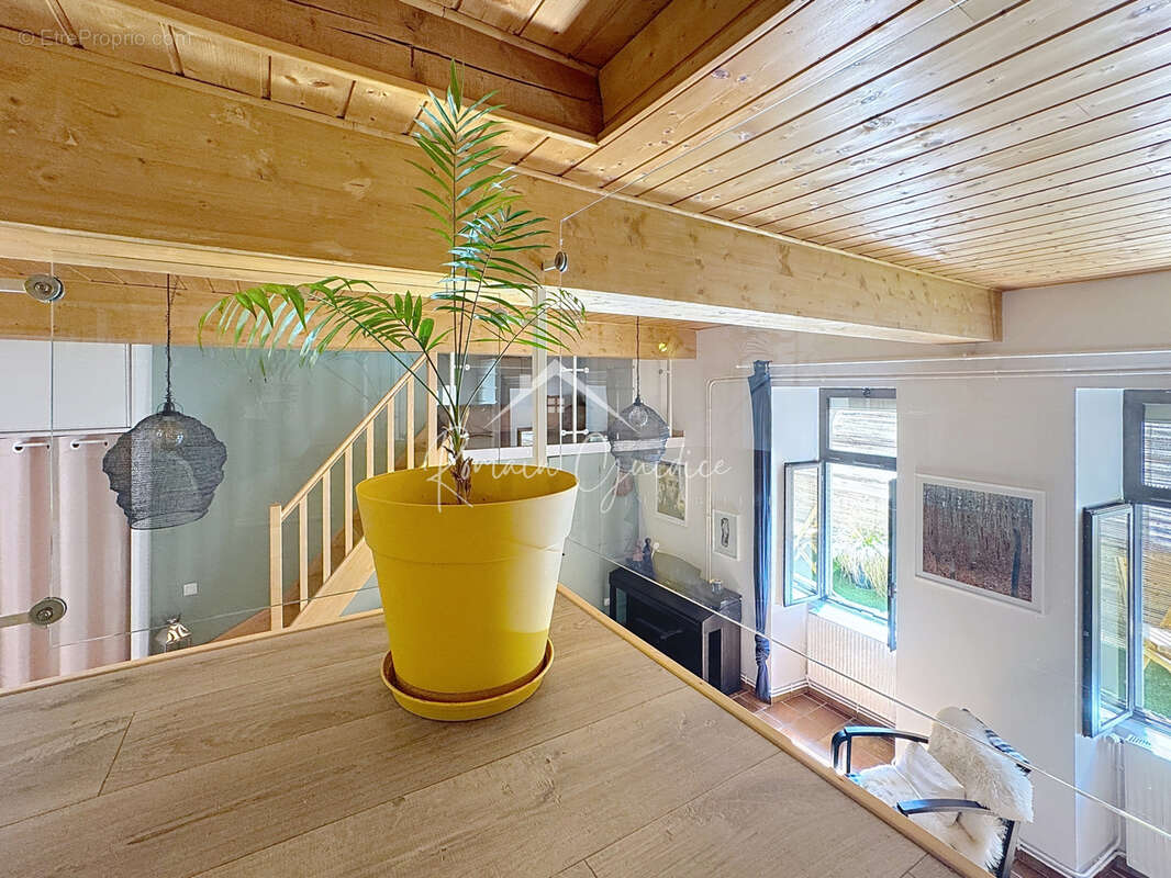Appartement f3 67 m2 atypique pour 90 m2 au sol - photo 14