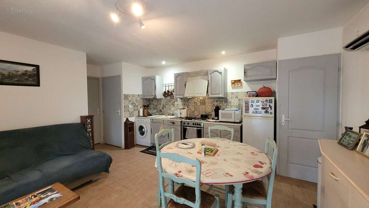 Maison à SAINT-PIERRE-D'EYRAUD