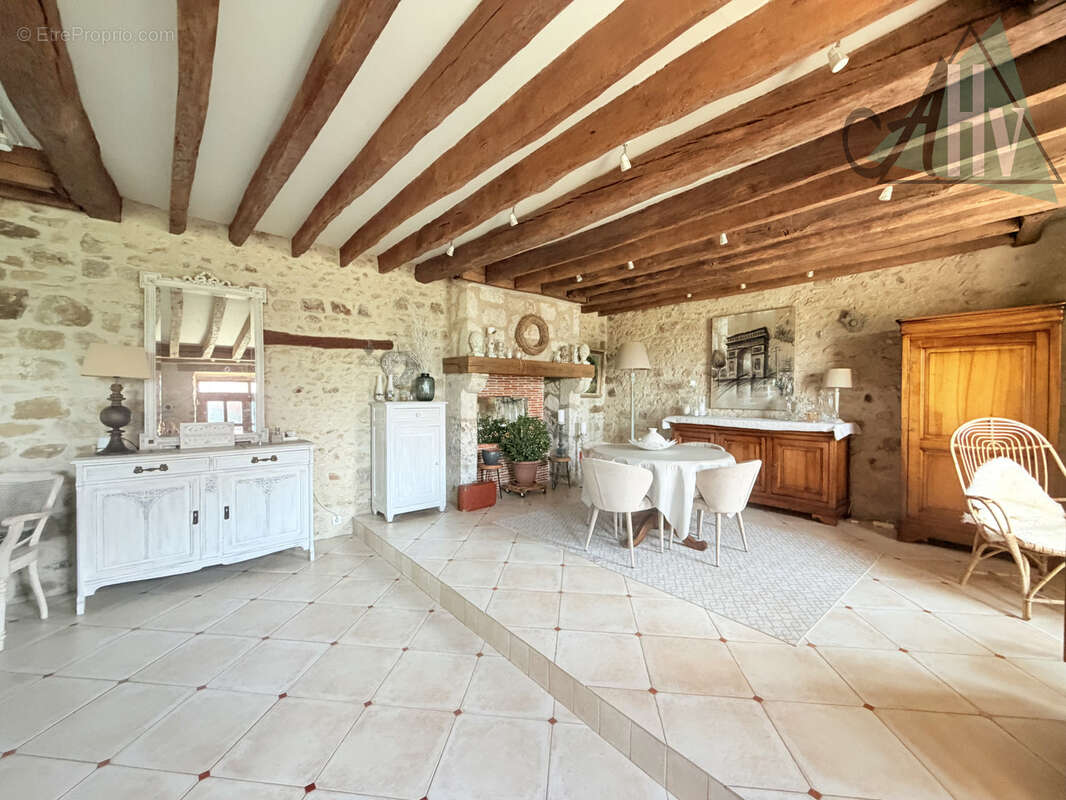 Magnifique briarde - 3 chambres - 150 m2 - photo 8