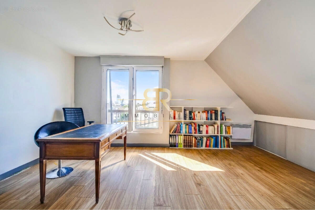 Appartement à CHARENTON-LE-PONT