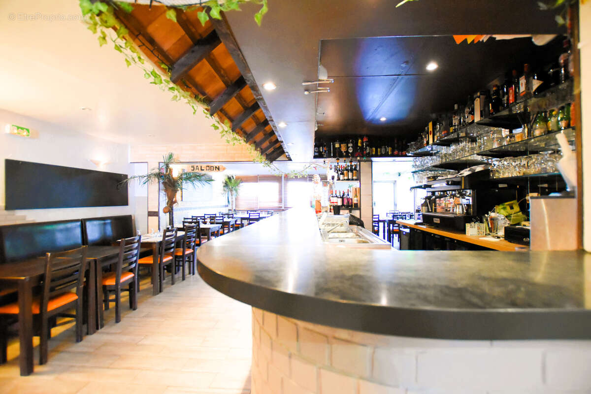 Commerce à LES ESSARTS-LE-ROI