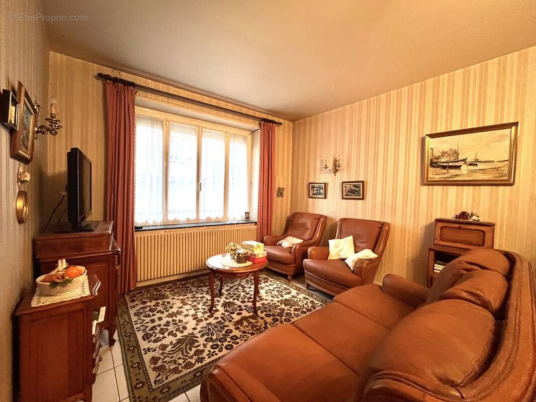 Maison à VIVIER-AU-COURT