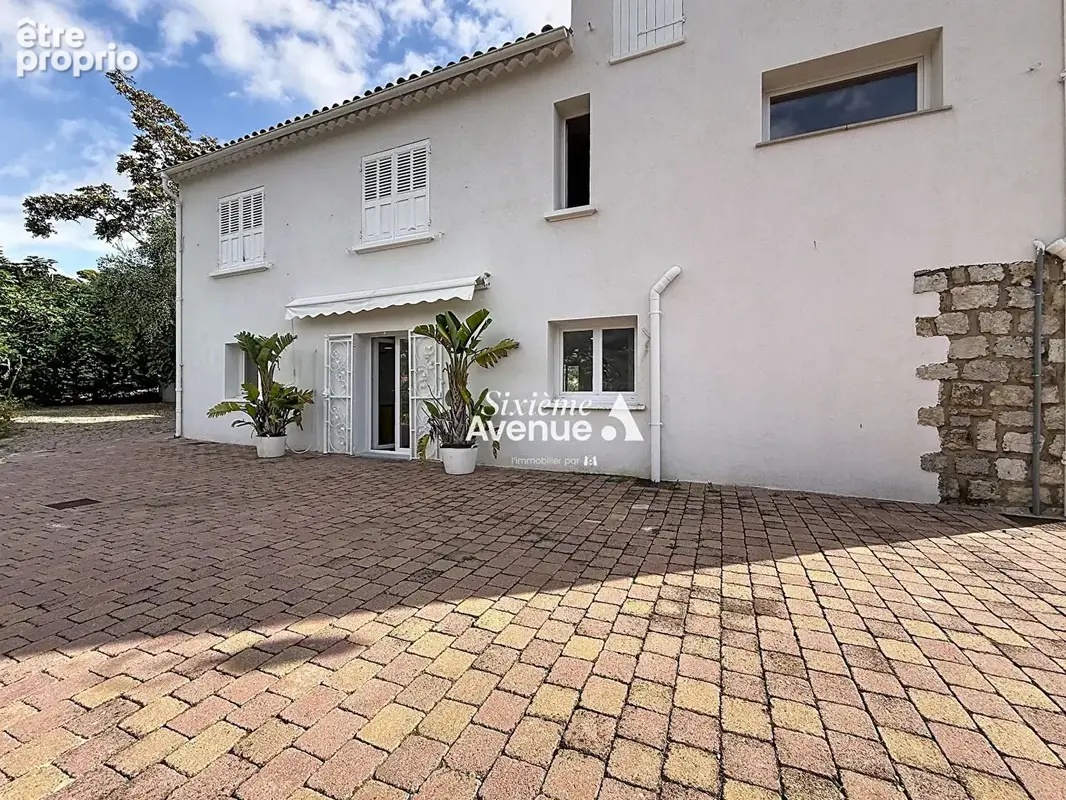 A vendre - Bas de villa à Grasse 3 pièces - 700 m² terrain - vue panoramique - photo 2