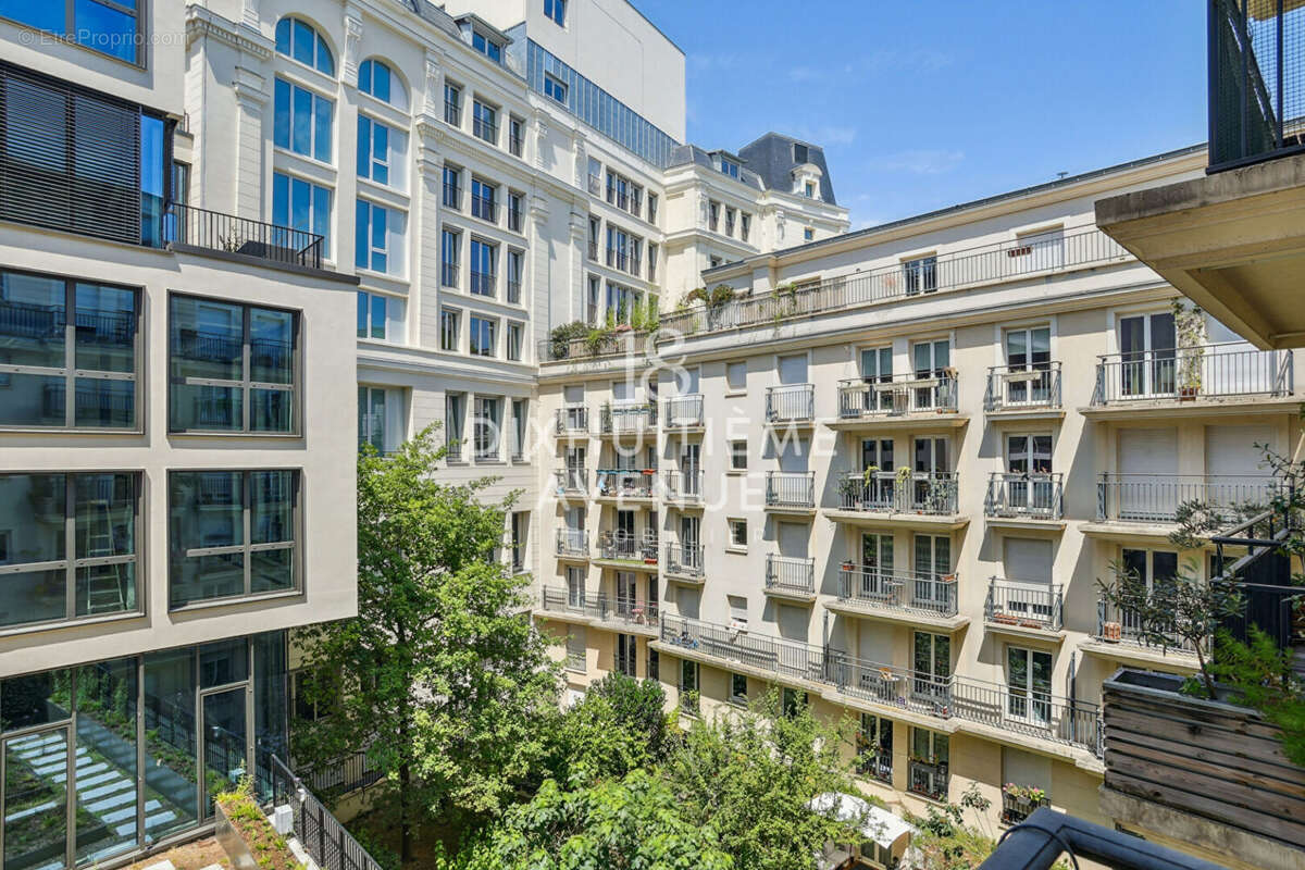 Appartement à PARIS-18E