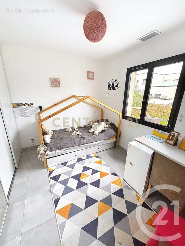 Maison 115 m² à Saussan  - photo 8