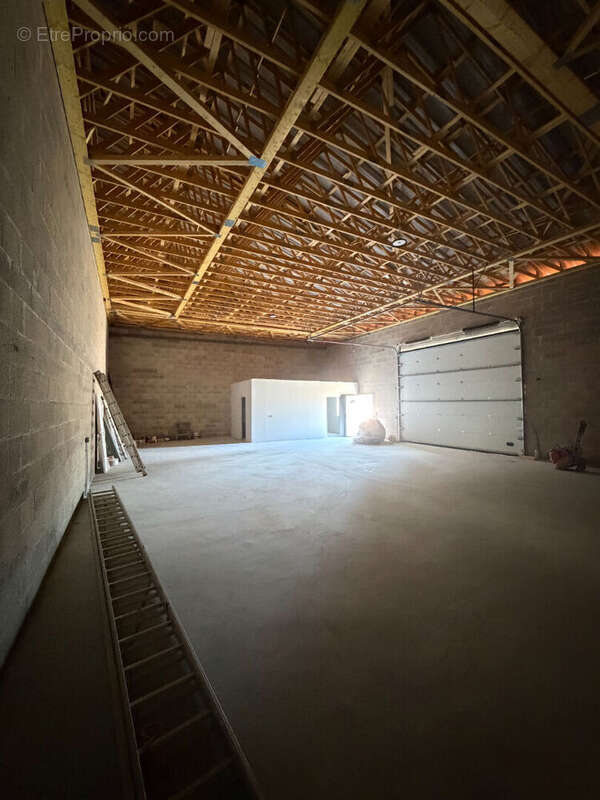 Local d'activité  400 m2 à la vente - à 20min de Limoges - SUD du département - photo 2